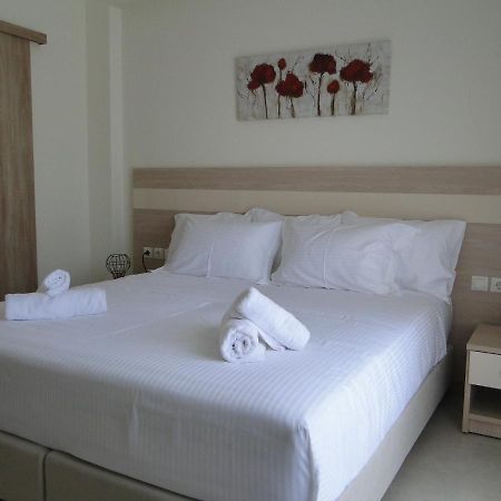 Chrysanthe'S Apartments No2 Poros Town Exterior photo